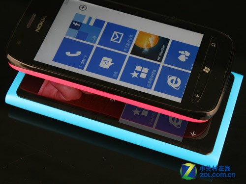 1000ѡ˭? ŵLumia710/800Ա 